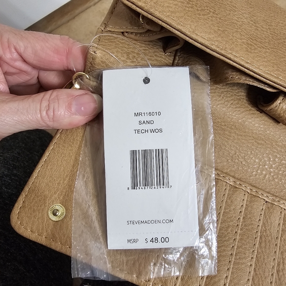 Steve Madden Wristlet Crossbody - Picture 9 of 10